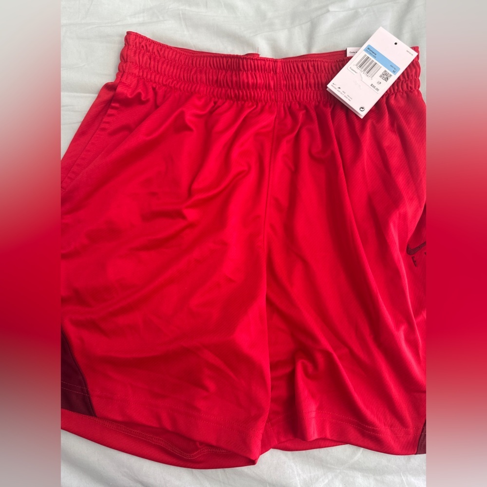 NWT NIKE fly women basketball shorts Sz M in red